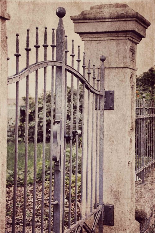 Bernkastel-gate-tex-web