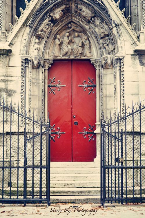 Notredame-red-door-web
