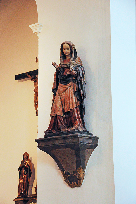  statue