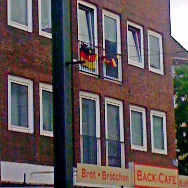 Jun 2012 dusseldorf window web