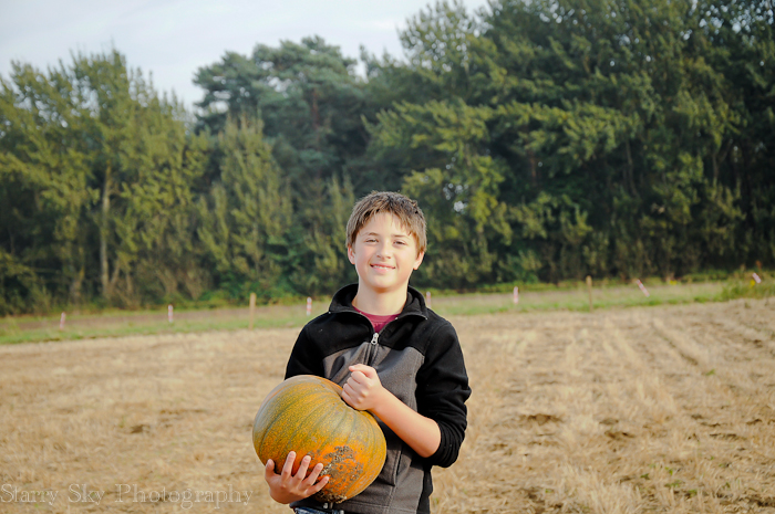 Oct 2012 pumpkin patch 7a web