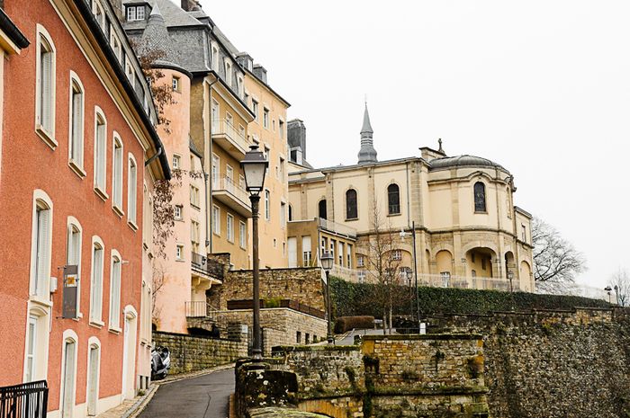 Dec 2012 review web-2