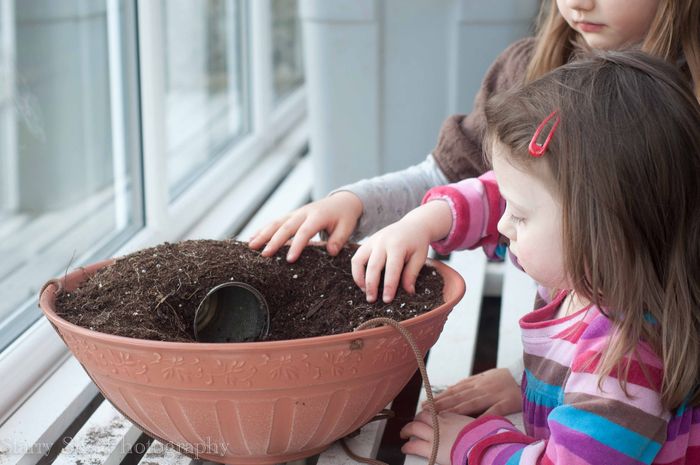 Mar 2013 easter garden web