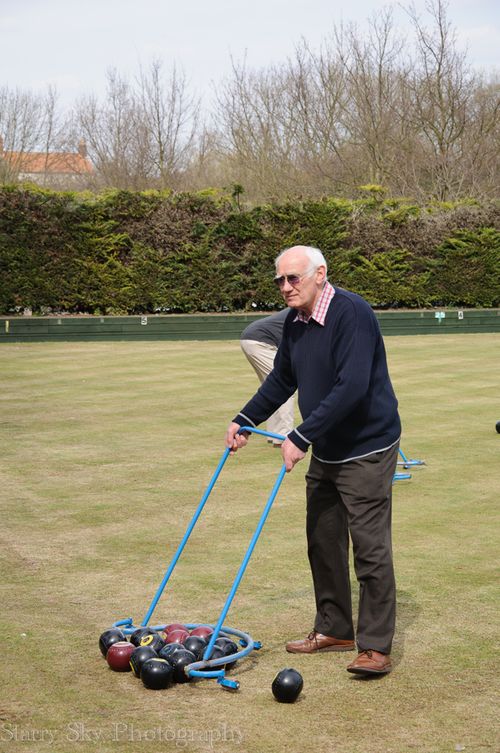 Apr 2013 lawn bowling web-4