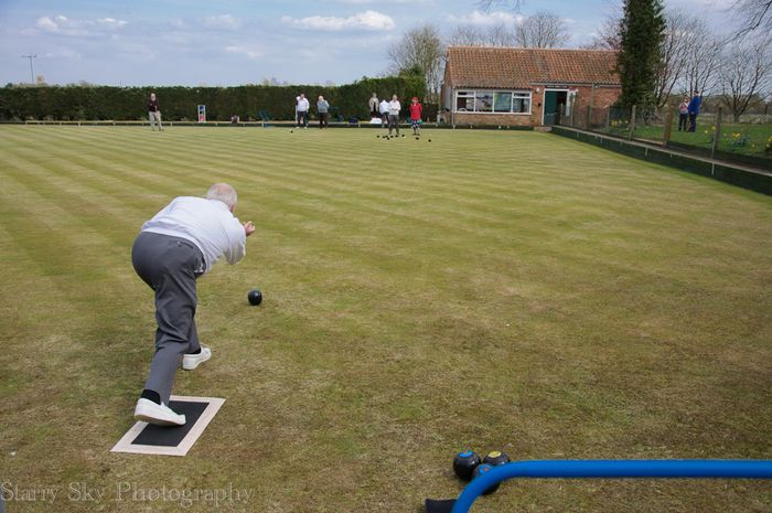 Apr 2013 lawn bowling web-5
