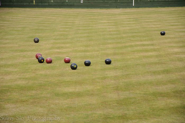 Apr 2013 lawn bowling web-2
