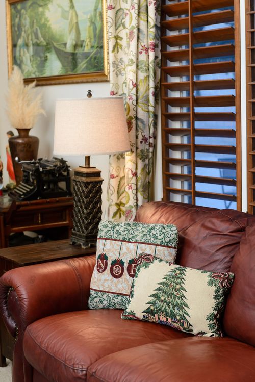 Jan 2016 pillows  web (1 of 3)