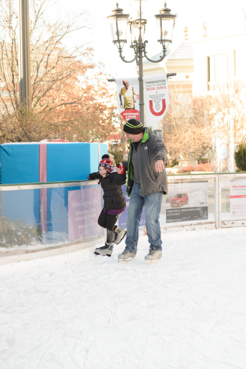 Dec 2016 skating web (2 of 4)