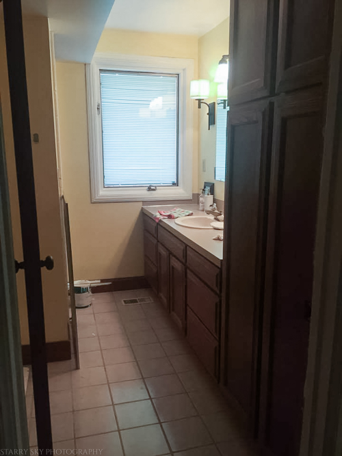 Aug 2017 bathroom paint  web (7 of 8)