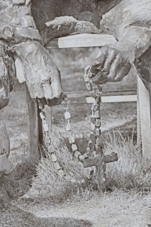 Apr 2011 holland rosary hands heartland